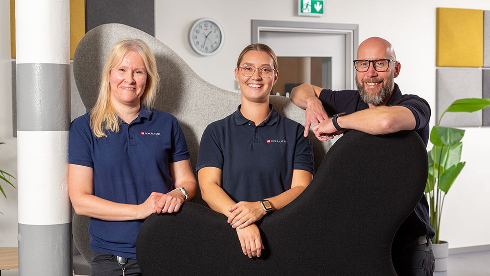 Anna Wikström, Emma Svensson och Jonas Asp uppskattar friheten och den stora bredd som finns inom den kommunala primärvården. Foto: Ulf Ekström